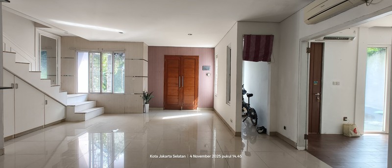 Dijual rumah cantik 2 tingkat dengan 3 parkir di bintaro permai dekat ke 4 toll