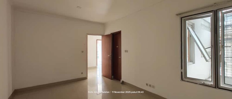 Dijual rumah cantik 2 tingkat dengan 3 parkir di bintaro permai dekat ke 4 toll