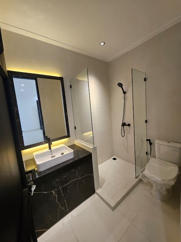 Dijual Rumah Baru Gress Dua Lantai  Purimas Regency Gunung Anyar, Minimalis TROPIS 