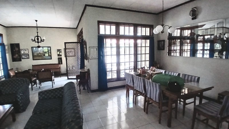 Rumah luas di Kawasan tenang dekat kemana mana di pondok labu