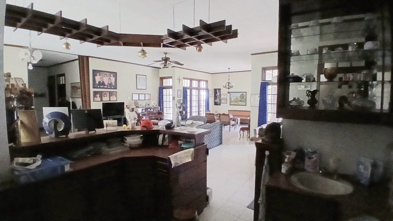 Rumah luas di Kawasan tenang dekat kemana mana di pondok labu