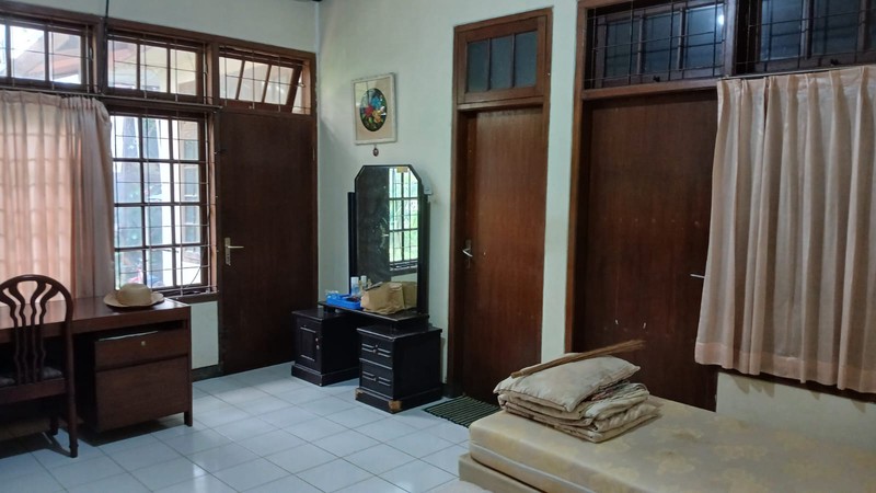 Rumah luas di Kawasan tenang dekat kemana mana di pondok labu