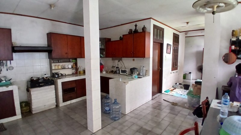 Rumah luas di Kawasan tenang dekat kemana mana di pondok labu