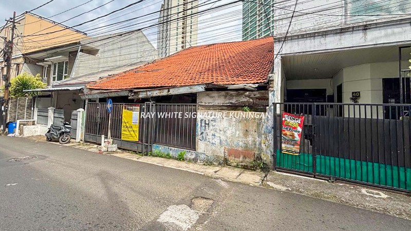 Dijual Rumah Hitung Tanah di Setiabudi