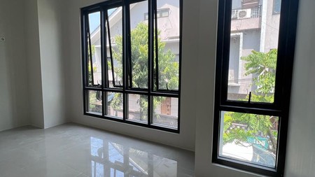 Rumah Baru Minimalis Siap Huni dan Lokasi Strategis @Kebayoran Lama.