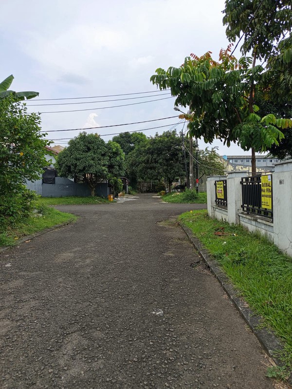 Dijual Rumah Posisi Hoek Dan Siap Huni Jl. Picasso , Citra Raya - Tangerang