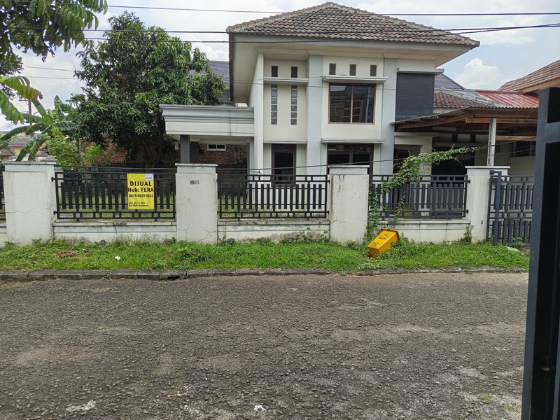 Dijual Rumah Posisi Hoek Dan Siap Huni Jl. Picasso , Citra Raya - Tangerang