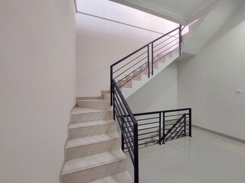 Dijual Rumah Janur Kuning, Kelapa Gading Rumah Brand new, siap huni, lokasi stratagis