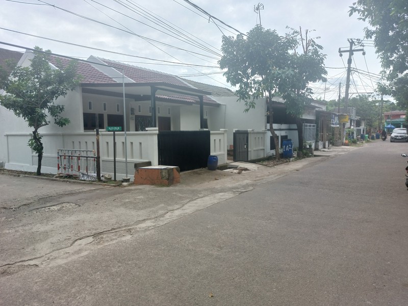 Rumah hoek 1 lantai di Taman Rahayu Regency 2