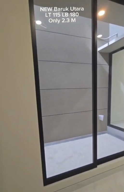 Dijual Rumah Baru Jalan Baruk - Kedung Baruk - Rungkut Surabaya Timur - Spesial Row Jalan Lebar 3,5 Mobil - Kamar Tidur 4 Plus 1 - Carport Masuk 2 Mobil Dekat Raya Merr, Galaxy Mall