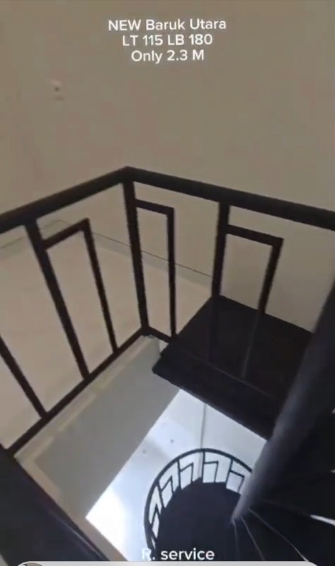 Dijual Rumah Baru Jalan Baruk - Kedung Baruk - Rungkut Surabaya Timur - Spesial Row Jalan Lebar 3,5 Mobil - Kamar Tidur 4 Plus 1 - Carport Masuk 2 Mobil Dekat Raya Merr, Galaxy Mall