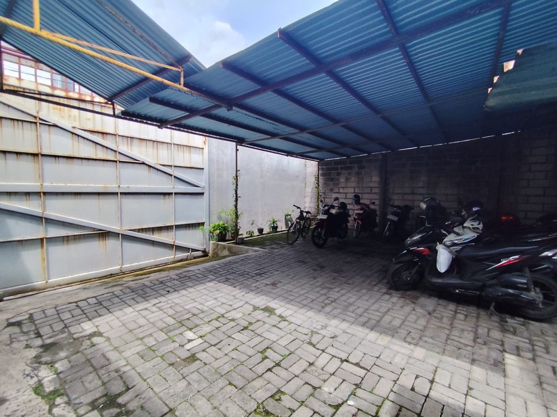 Dijual Bangunan Komersial di Nitikan Baru, Umbulharjo, Yogyakarta! Cocok Gudang/Pabrik/Kantor