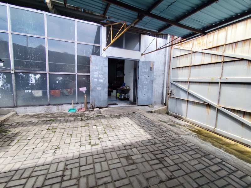 Dijual Bangunan Komersial di Nitikan Baru, Umbulharjo, Yogyakarta! Cocok Gudang/Pabrik/Kantor