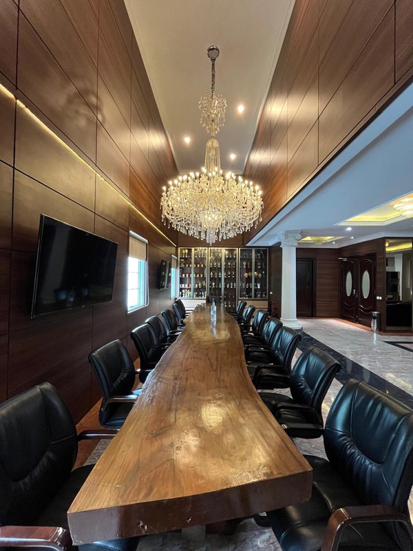 GEDUNG DIJUAL JALAN PAKUBUWONO KEBAYORAN BARU JAKARTA SELATAN