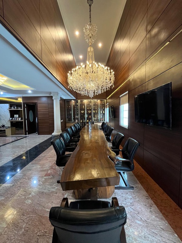 GEDUNG DIJUAL JALAN PAKUBUWONO KEBAYORAN BARU JAKARTA SELATAN