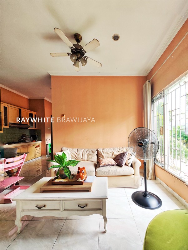 Rumah 2 Lantai Dalam Townhouse Cirendeu Tangsel