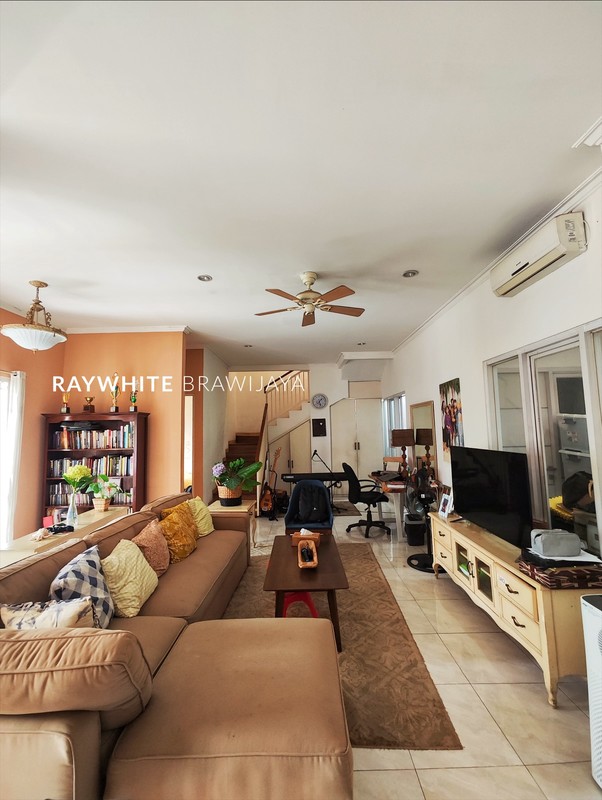 Rumah 2 Lantai Dalam Townhouse Cirendeu Tangsel