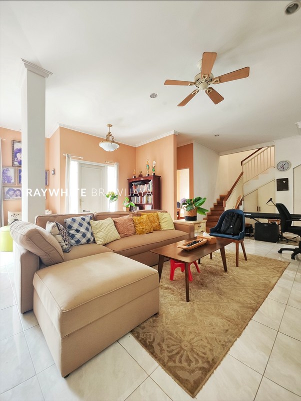 Rumah 2 Lantai Dalam Townhouse Cirendeu Tangsel