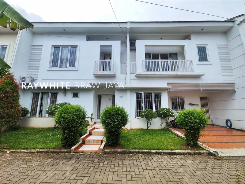 Rumah 2 Lantai Dalam Townhouse Cirendeu Tangsel