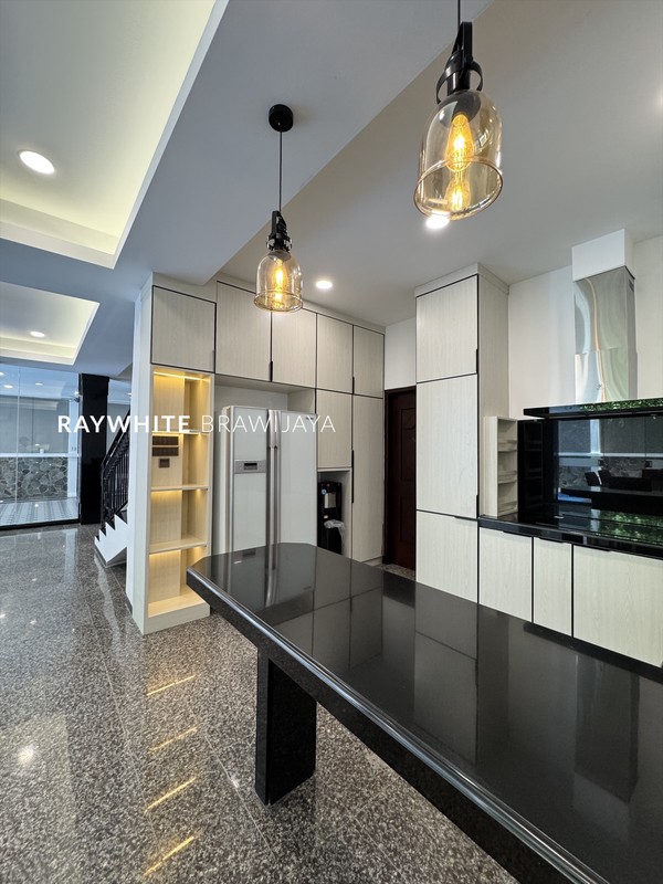 Rumah Mewah Siap Huni Lingkungan Tenang Area Pondok Indah