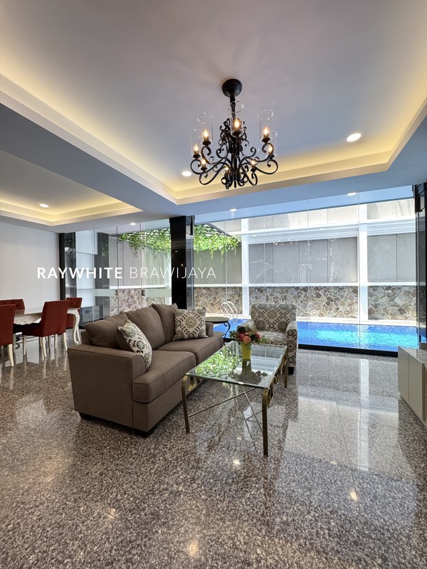 Rumah Mewah Siap Huni Lingkungan Tenang Area Pondok Indah