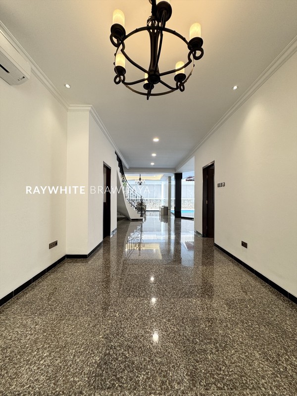 Rumah Mewah Siap Huni Lingkungan Tenang Area Pondok Indah