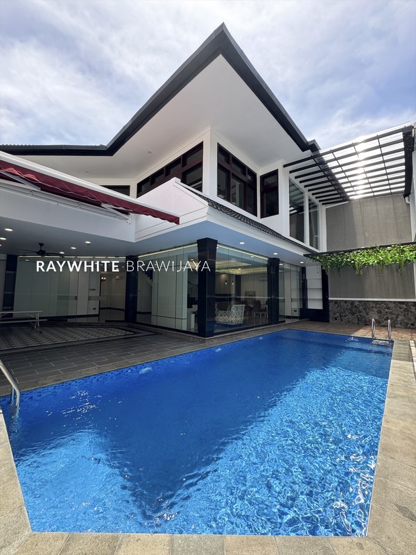Rumah Mewah Siap Huni Lingkungan Tenang Area Pondok Indah