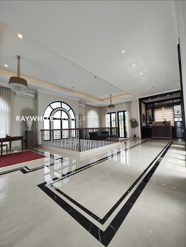 Rumah Mewah Siap Huni Lokasi Strategis Area Kebayoran Lama