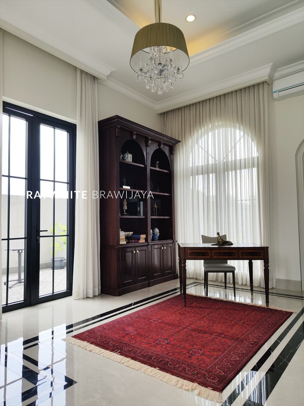 Rumah Mewah Siap Huni Lokasi Strategis Area Kebayoran Lama