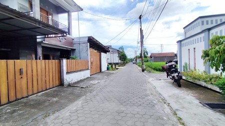 Investasi & Hunian Rumah 2 Lantai Siap Huni Dekat Kampus UPY - Kasihan, Bantul