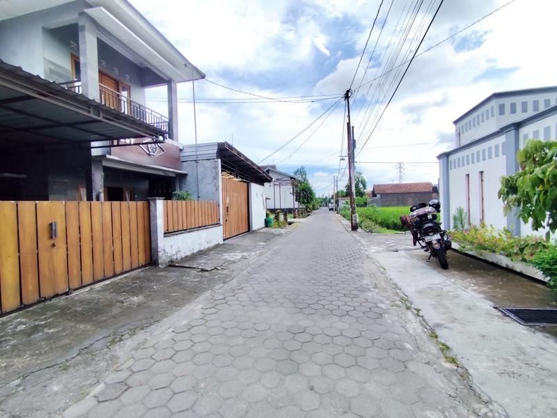 Investasi & Hunian Rumah 2 Lantai Siap Huni Dekat Kampus UPY - Kasihan, Bantul