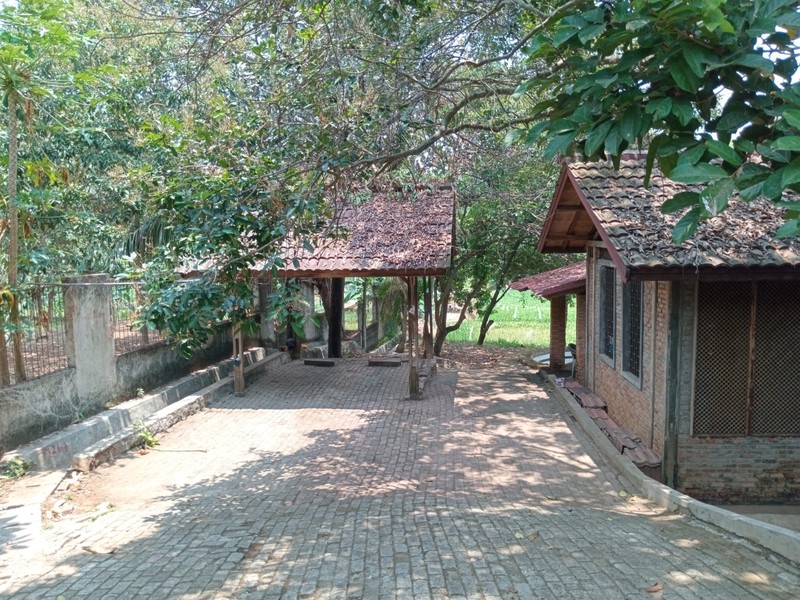 DIJUAL RUMAH dan TANAH - Pendowo Cinere