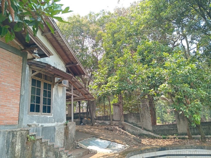 DIJUAL RUMAH dan TANAH - Pendowo Cinere