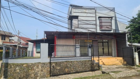 Ruko Siap Pakai dan Lokasi Strategis 2½ Lantai @Ciputat