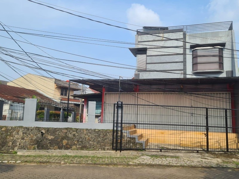 Ruko Siap Pakai dan Lokasi Strategis 2½ Lantai @Ciputat