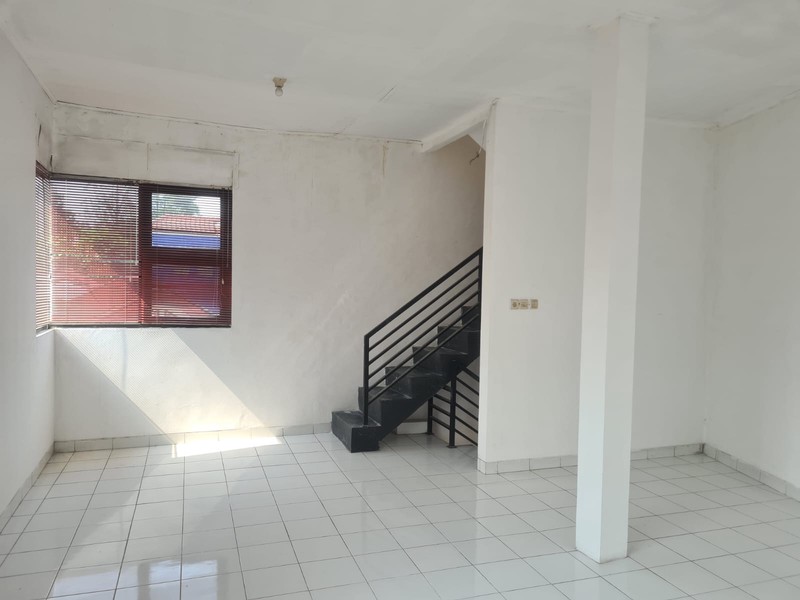 Ruko Siap Pakai dan Lokasi Strategis 2½ Lantai @Ciputat
