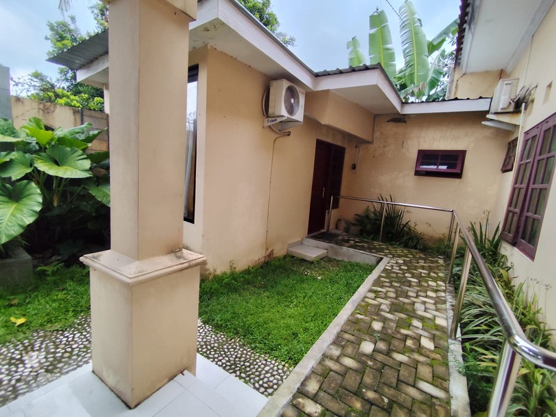  Dijual Rumah Mewah 526 Meter Persegi di Condongcatur , Sleman! Cocok untuk Guest House/Kantor