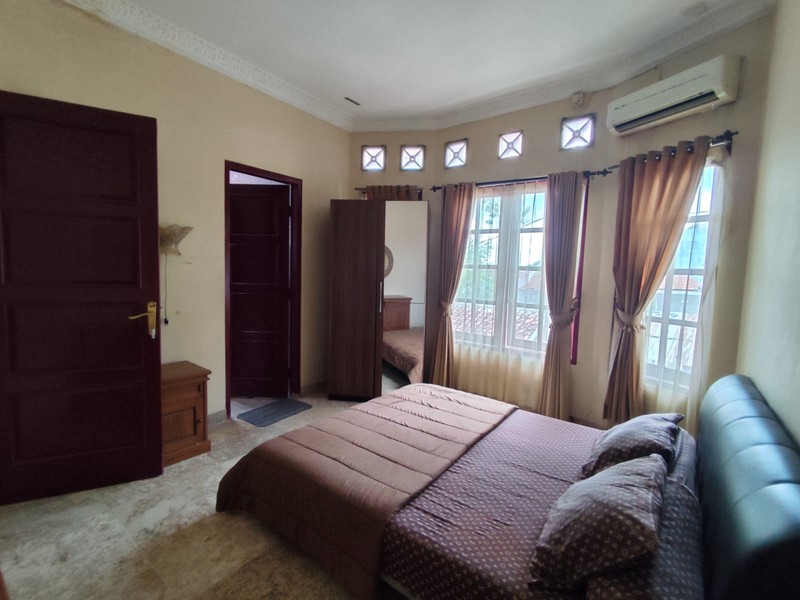  Dijual Rumah Mewah 526 Meter Persegi di Condongcatur , Sleman! Cocok untuk Guest House/Kantor