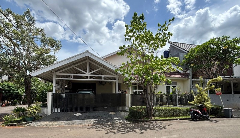 Rumah dengan lingkungan ssri, Nyaman, dan Eksklusif One Gate System di Bintaro Jaya