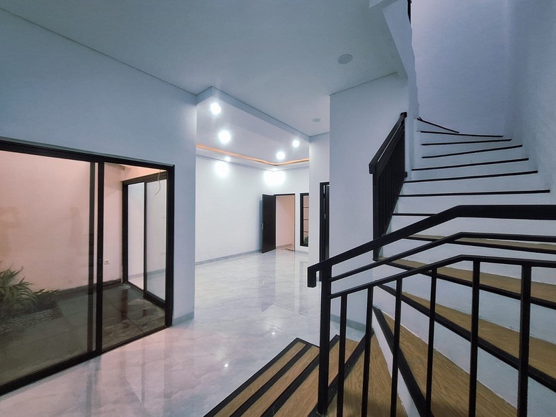 Rumah minimalis  brand new siap huni di Graha Bintaro 