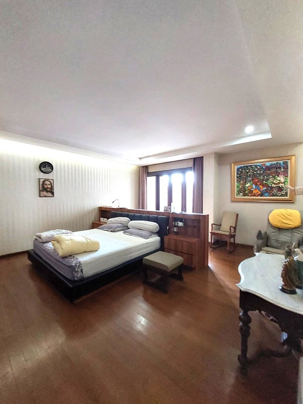 Aset Komersial Super Premium, Ruko 3 Lantai  Di Ring Road Utara , Condongcatur, Depok, Sleman