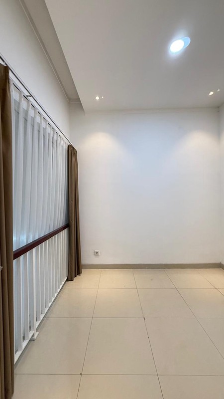 Rumah 2½ Lantai Siap Huni dengan Hunian Nyaman dan Asri @Bintaro Jaya Sektor 7
