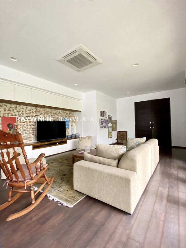 Rumah Luxury Modern Tropical Living Area Kemang 