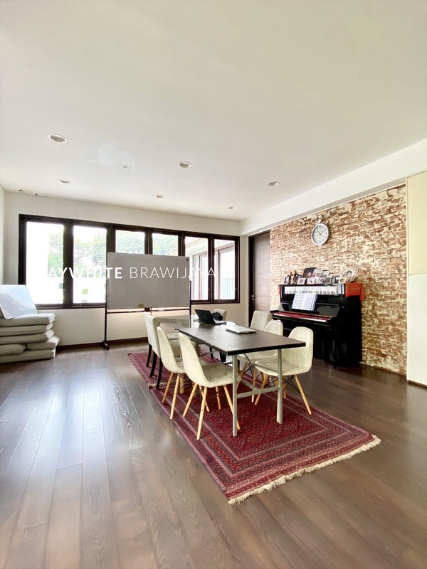 Rumah Luxury Modern Tropical Living Area Kemang 