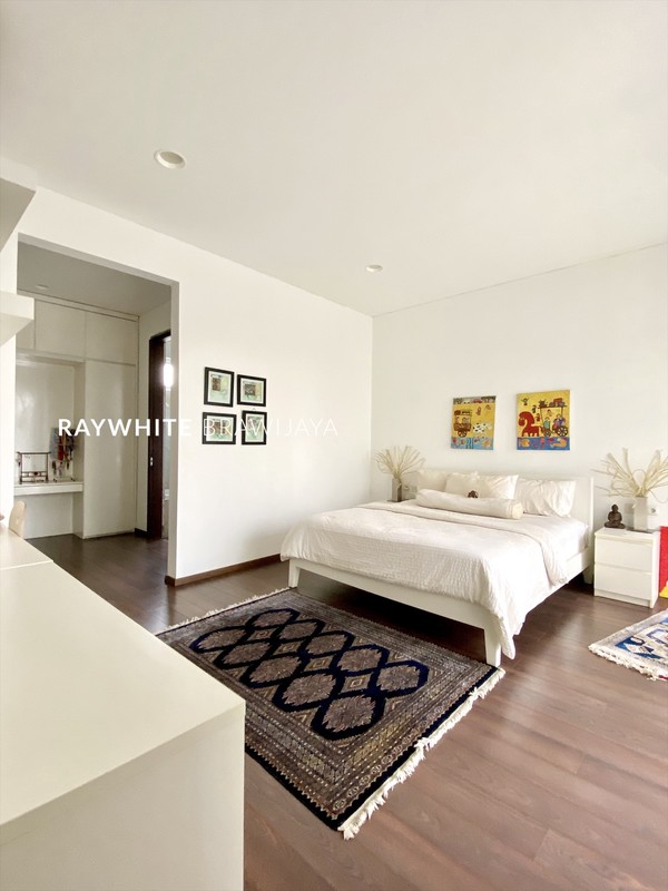 Rumah Luxury Modern Tropical Living Area Kemang 