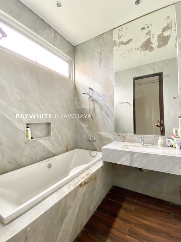 Rumah Luxury Modern Tropical Living Area Kemang 