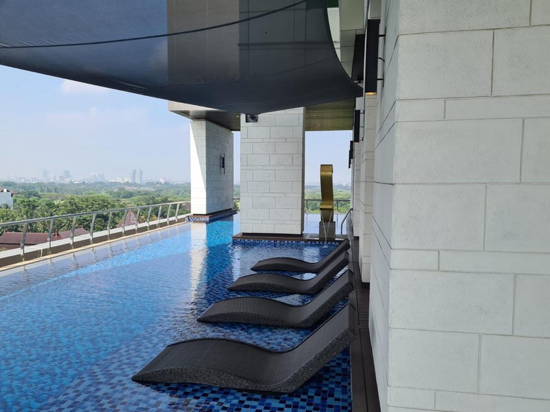 Sedang mencari unit besar, mewah, dan siap huni? Unit Fairview ini menawarkan kenyamanan premium untuk keluarga modern.