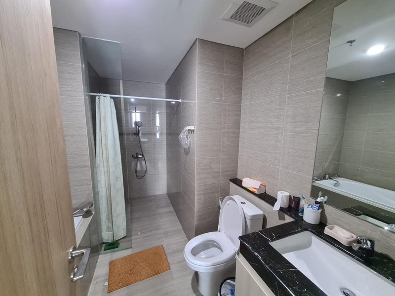 Sedang mencari unit besar, mewah, dan siap huni? Unit Fairview ini menawarkan kenyamanan premium untuk keluarga modern.