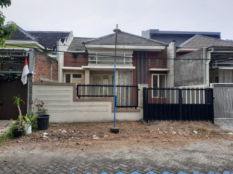 DIJUAL RUMAH WESTERN VILLAGE BENOWO SURABAYA Rumah siap huni dengan lokasi strategis dan lingkungan nyaman