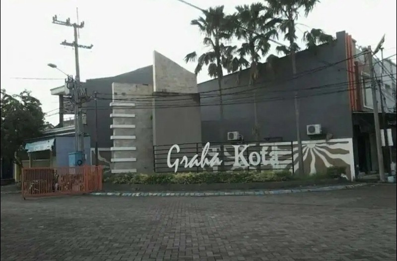 Rumah Hook Pojok Di Graha Kota Sidoarjo Hadap Timur